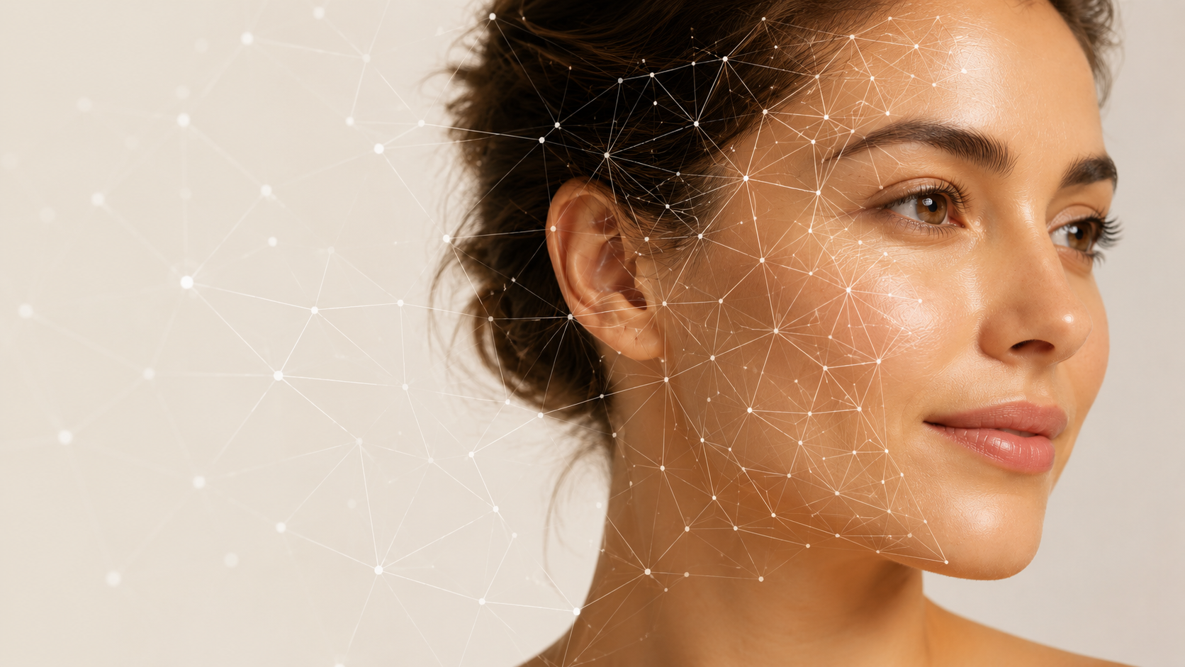 Volto femminile con reticolo geometrico tridimensionale che rappresenta un approccio integrato alla valutazione dell'efficacia cosmetica e della complessità biologica della pelle.